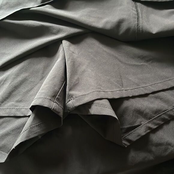 EXCELLENT CONDITION WOMEN’S SIZE 10 ATHLETA ALL DAY BLACK POLYESTER SKORT - Picture 10 of 10